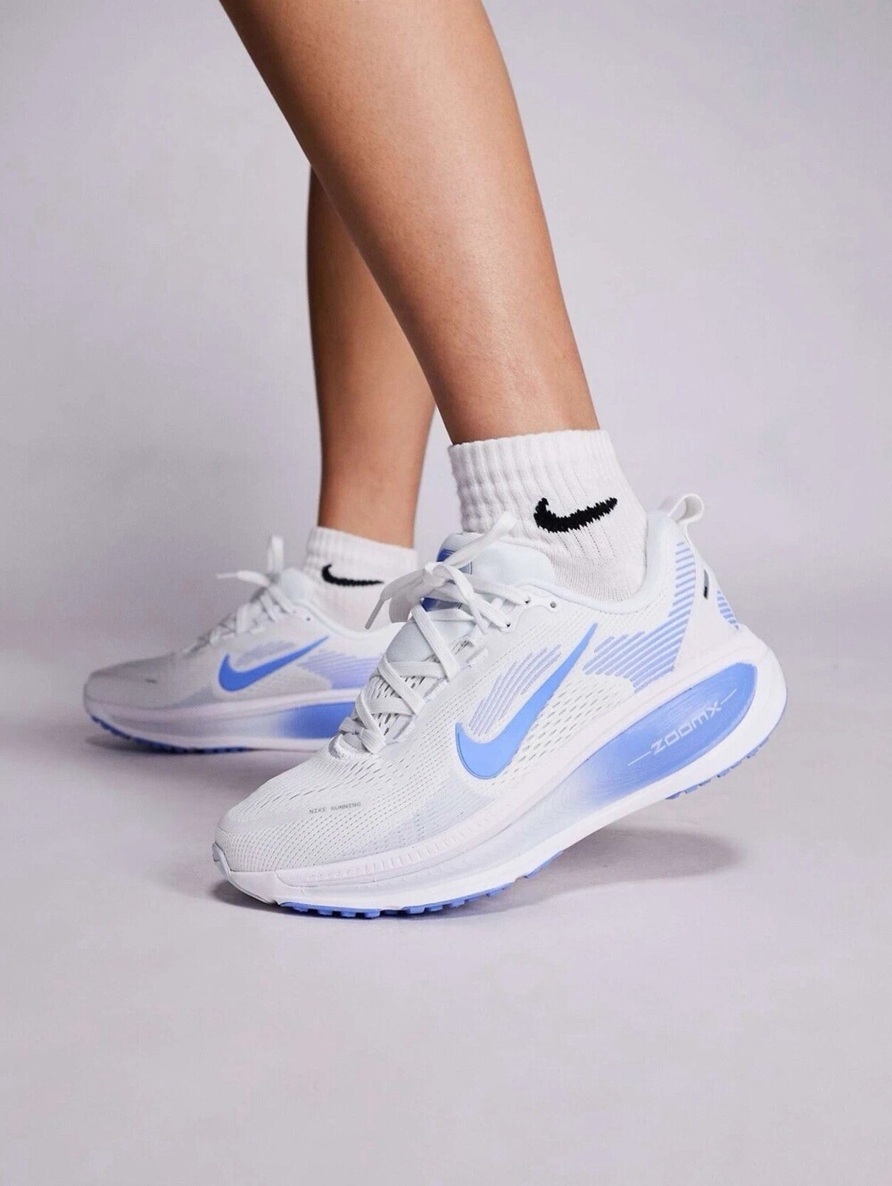 Nike Vomero 18 White Royal Pulse Women’s Running Shoes 10.5 HM6804-111 (163)